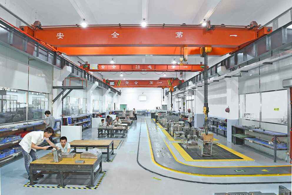 Mold Assemble Center